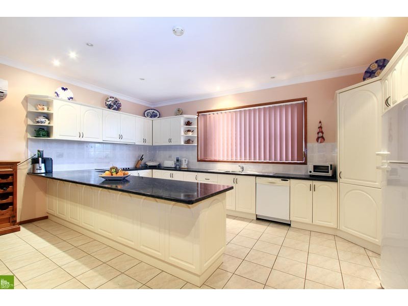 4 Summerfield Place, Barrack Heights NSW 2528