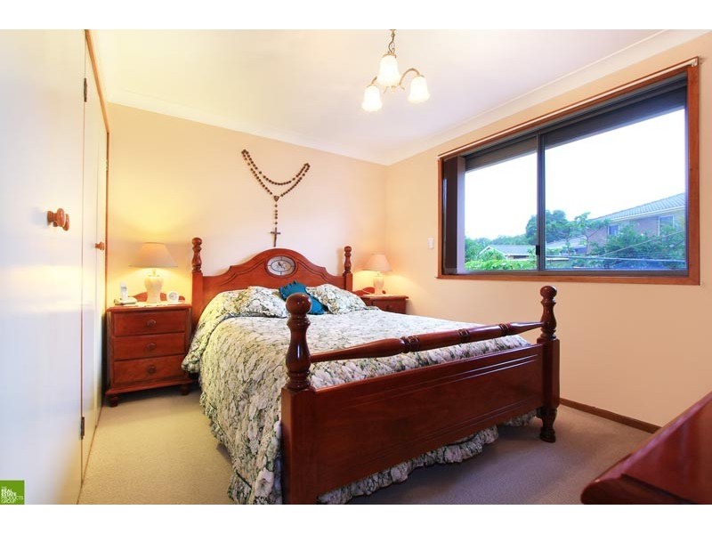 4 Summerfield Place, Barrack Heights NSW 2528