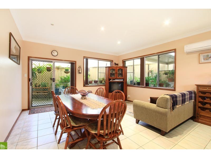 4 Summerfield Place, Barrack Heights NSW 2528
