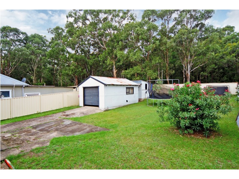 92 Lake Entrance Road, Oak Flats NSW 2529