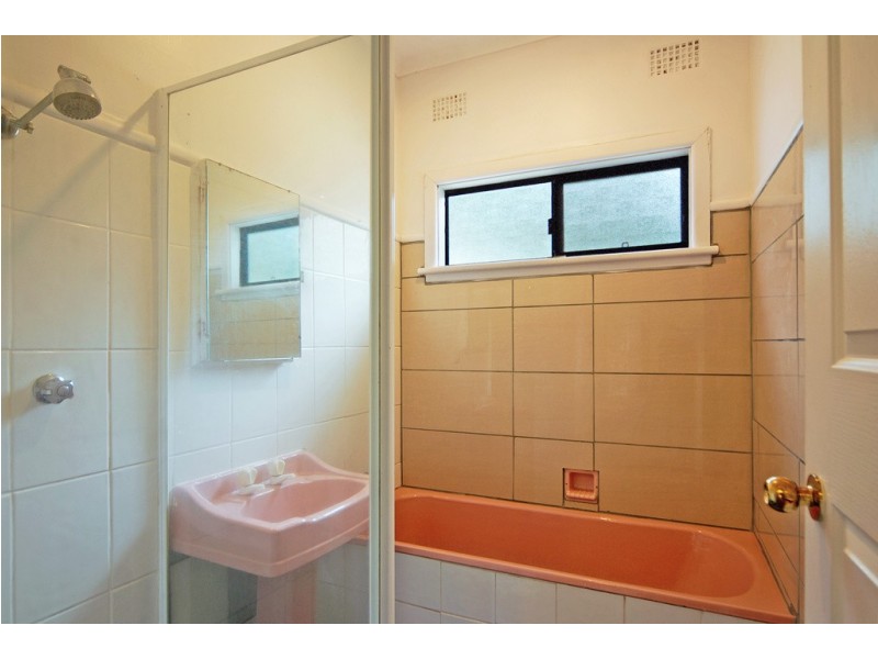 92 Lake Entrance Road, Oak Flats NSW 2529