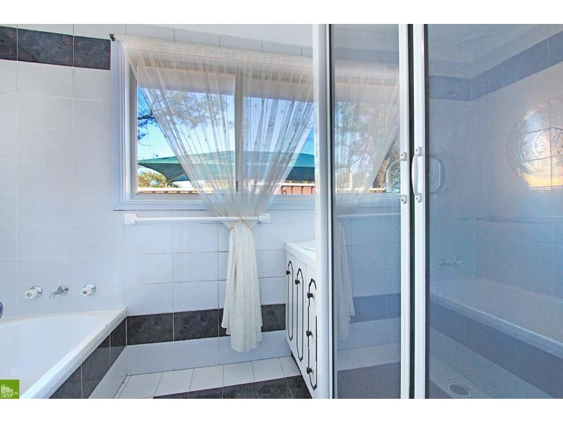 220 Princes Highway, Albion Park Rail NSW 2527