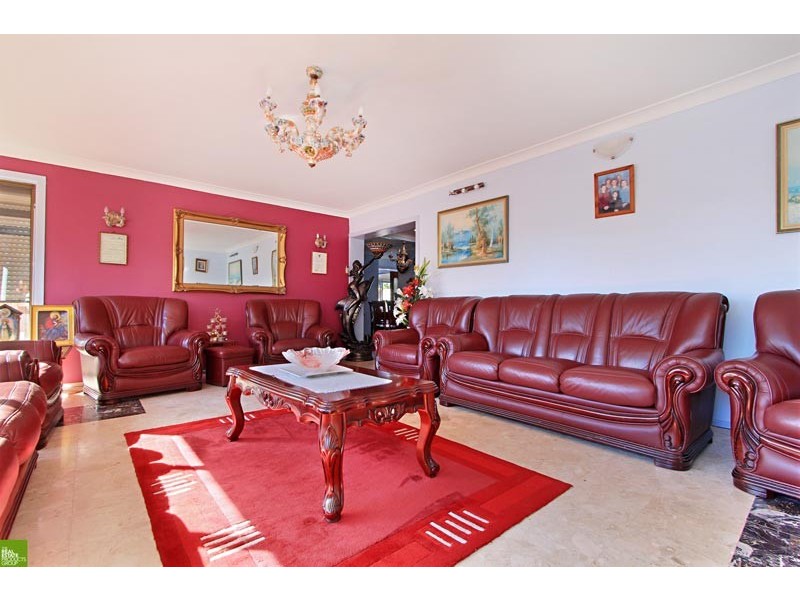 220 Princes Highway, Albion Park Rail NSW 2527