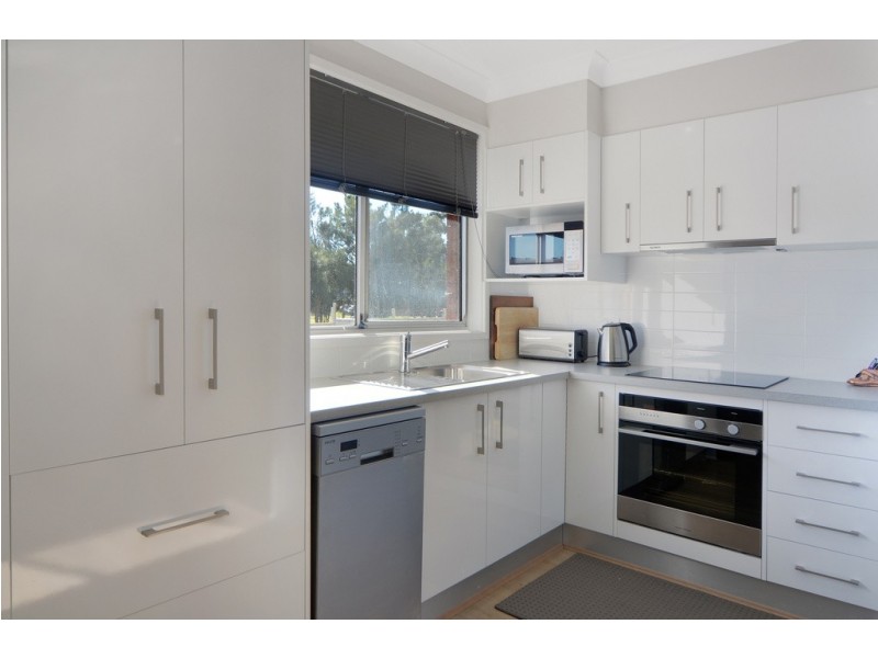 4/142 Pur Pur Avenue, Lake Illawarra NSW 2528