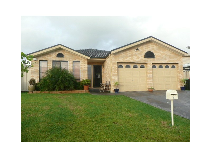 5 Pickersgill Way, Shell Cove NSW 2529