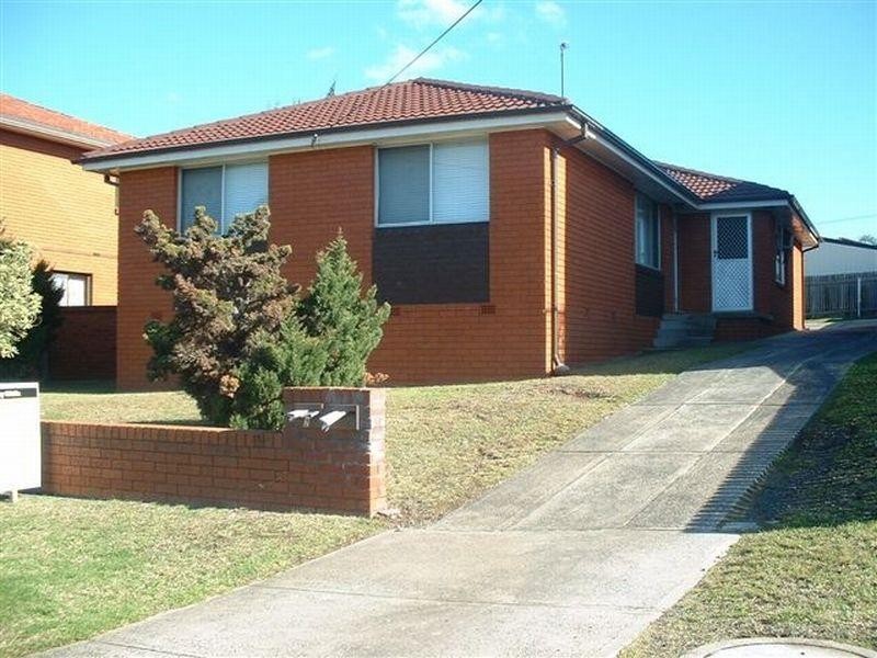1/10 Grose Avenue, Barrack Heights NSW 2528