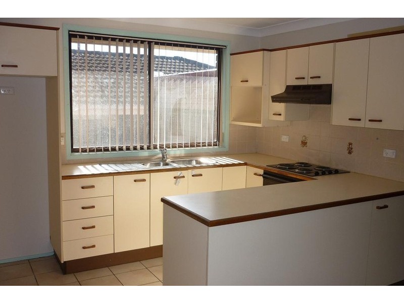 14 Hayes Avenue, Mount Warrigal NSW 2528