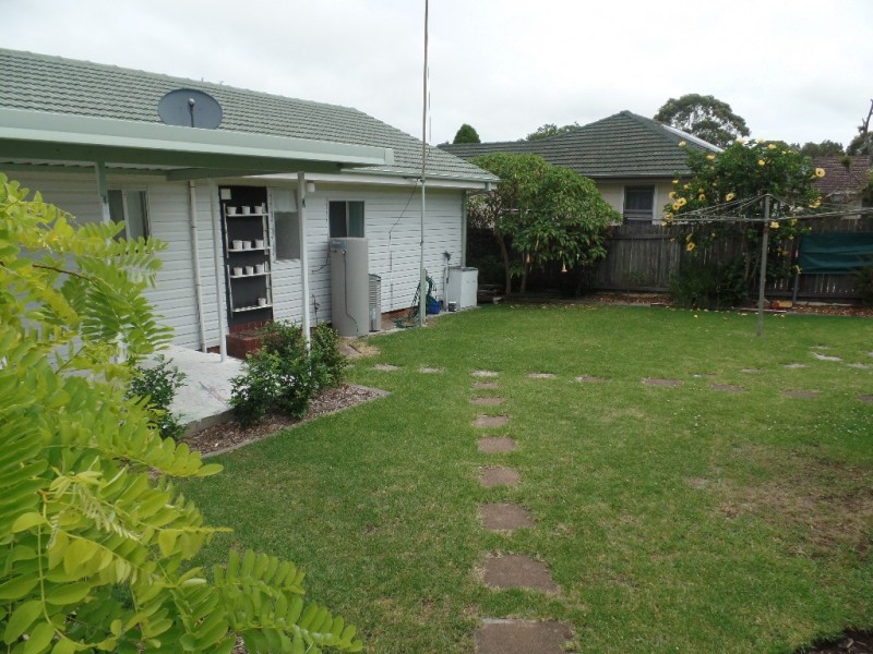 7 Albert Street, Lake Illawarra NSW 2528