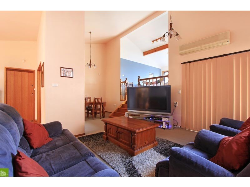 89 Iola Avenue, Farmborough Heights NSW 2526