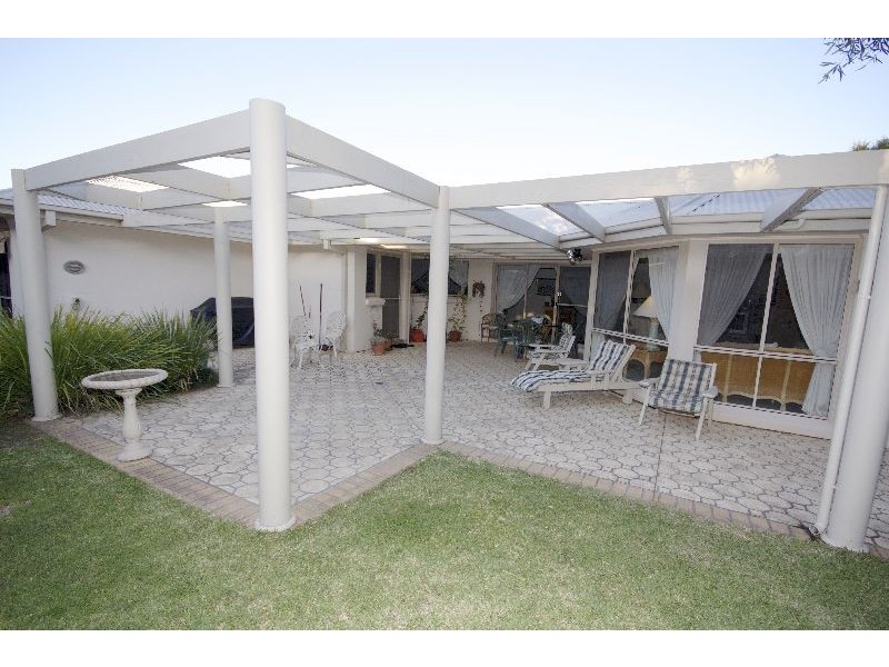 18 Kialoa Circuit, Shell Cove NSW 2529