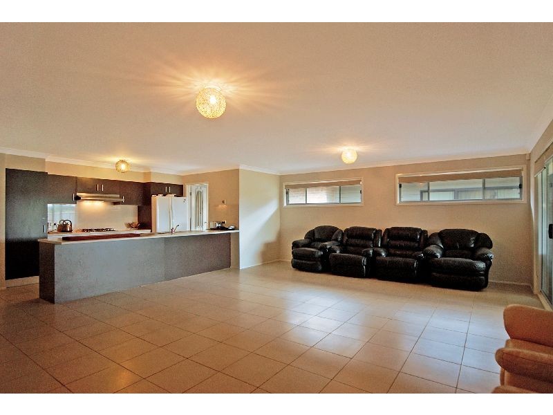 14 Sloop Avenue, Shell Cove NSW 2529