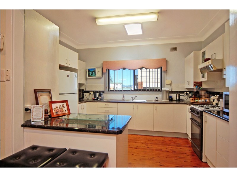 27 Shell Cove Road, Barrack Point NSW 2528