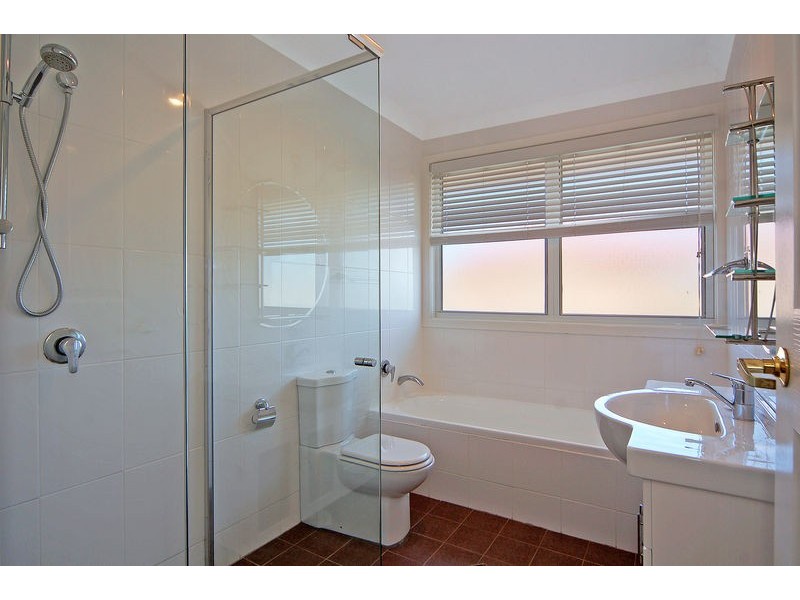 1 Knoll Drive, Shell Cove NSW 2529