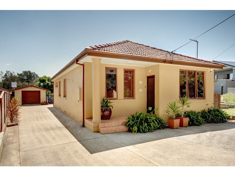 182 Lakeview Parade, Primbee NSW 2502