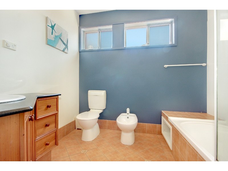 182 Lakeview Parade, Primbee NSW 2502