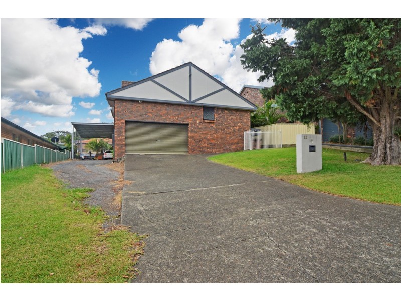 13 Shipton Crescent, Mount Warrigal NSW 2528