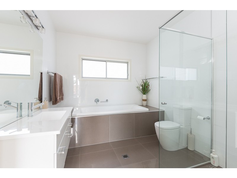 3 Towns Street, Shellharbour NSW 2529