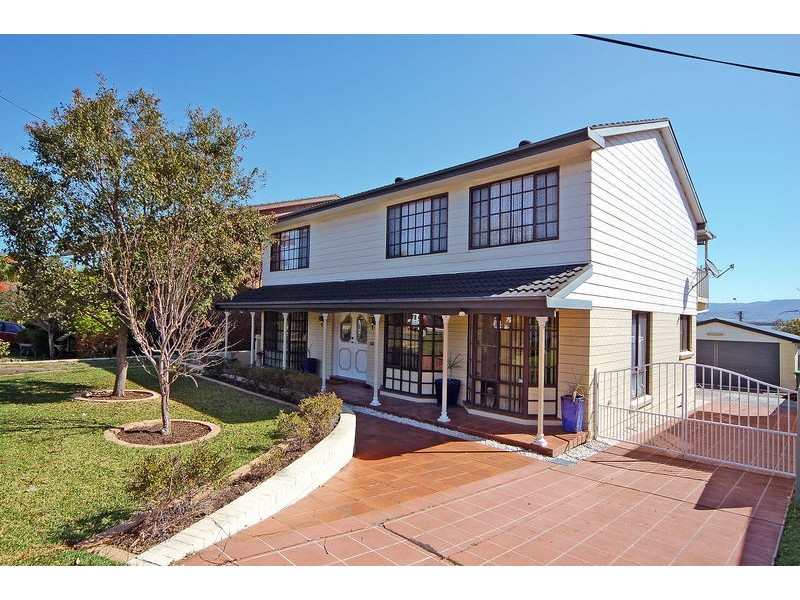 10 Lawrence Avenue, Mount Warrigal NSW 2528