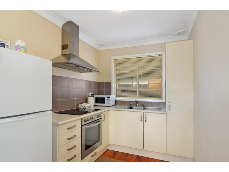 2/57 Lake Entrance Road, Warilla NSW 2528