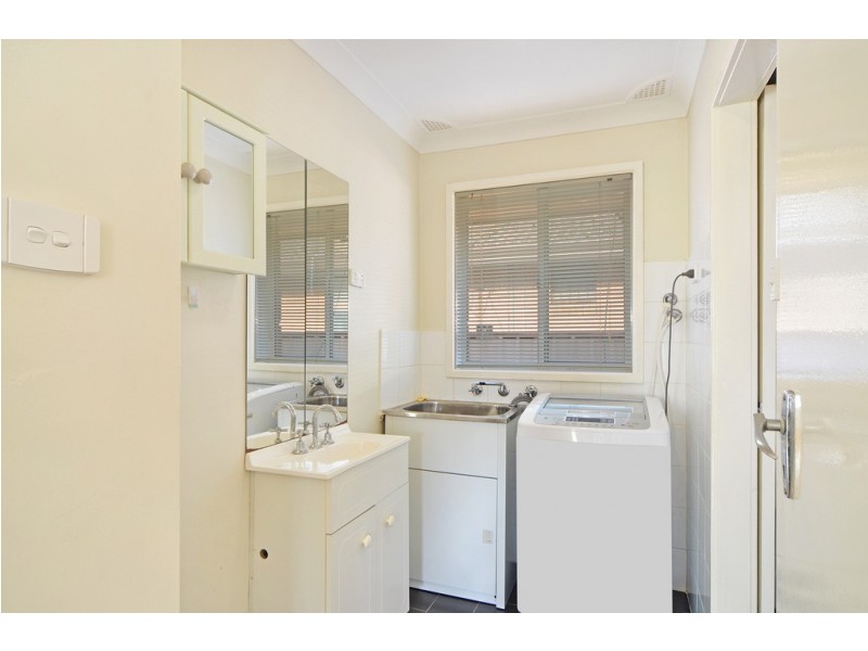 2/57 Lake Entrance Road, Warilla NSW 2528