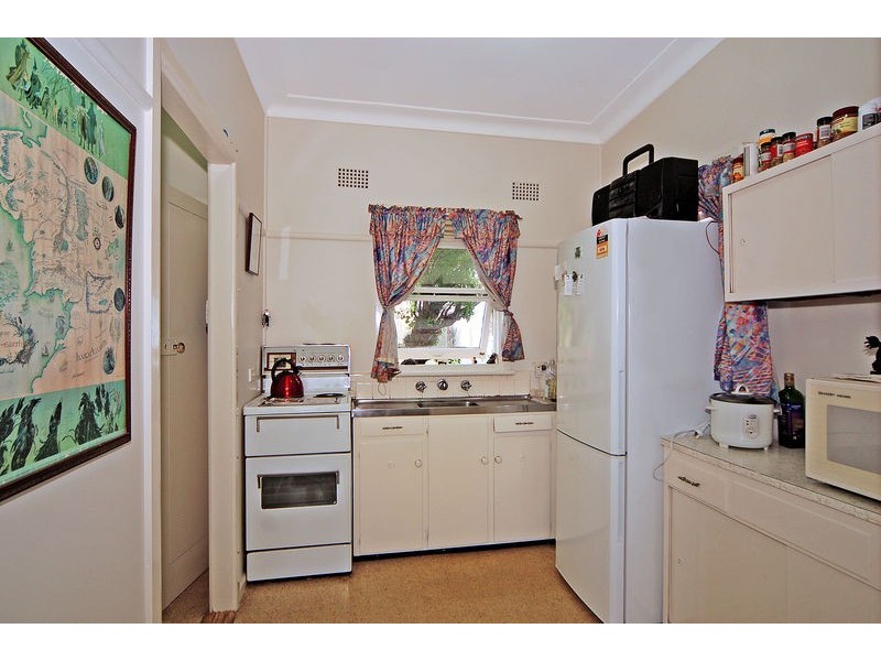 6 Grasmere Street, Mount Saint Thomas NSW 2500