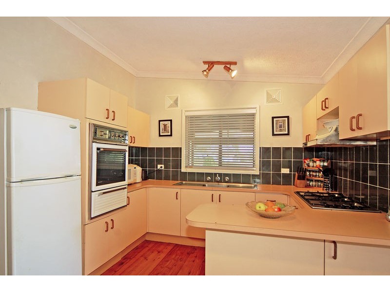 16 Sammat Avenue, Barrack Heights NSW 2528