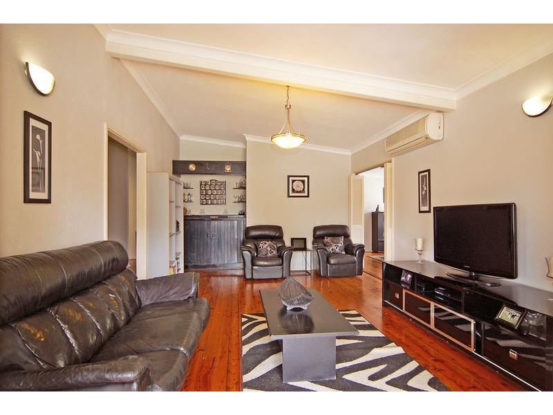 16 Sammat Avenue, Barrack Heights NSW 2528