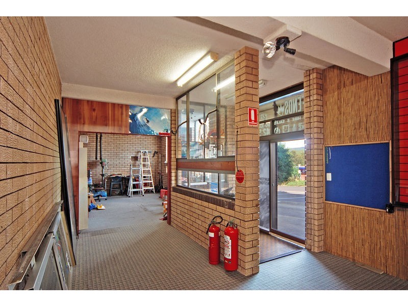 50 Central Avenue, Oak Flats NSW 2529