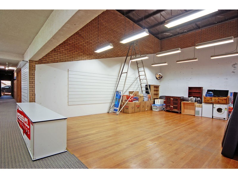 50 Central Avenue, Oak Flats NSW 2529