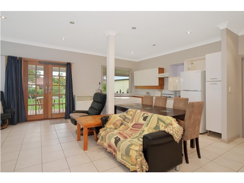 15 Edward Street, Barrack Heights NSW 2528