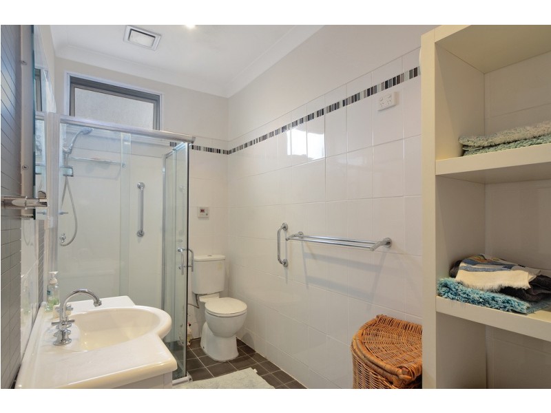 15 Edward Street, Barrack Heights NSW 2528