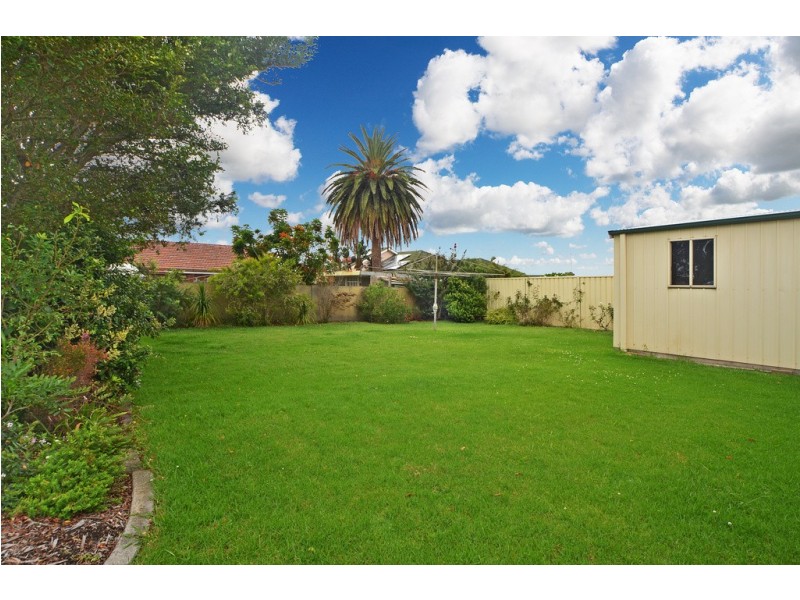 15 Edward Street, Barrack Heights NSW 2528