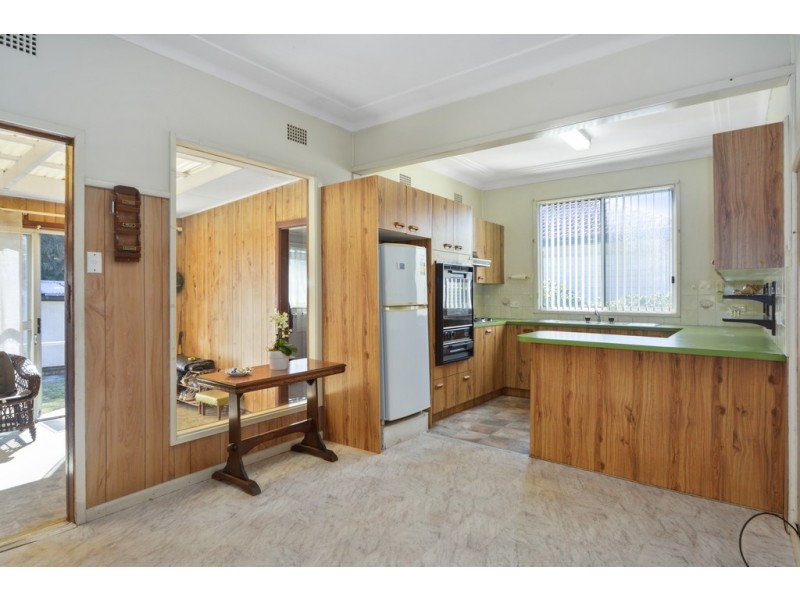 17 Jason Avenue, Barrack Heights NSW 2528