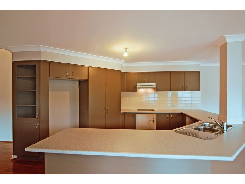 6 Bower Place, Albion Park NSW 2527