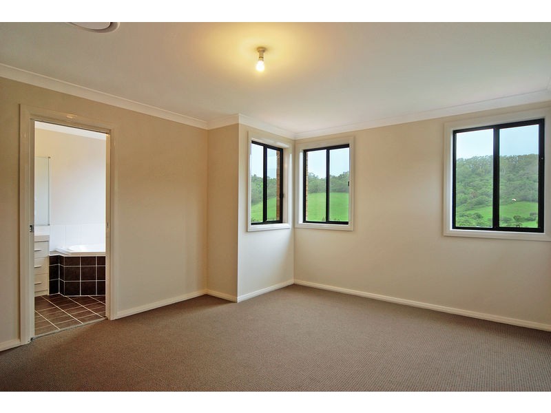 6 Bower Place, Albion Park NSW 2527