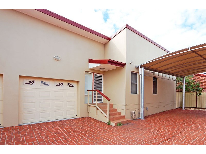 2/23 Banksia Avenue, Windang NSW 2528