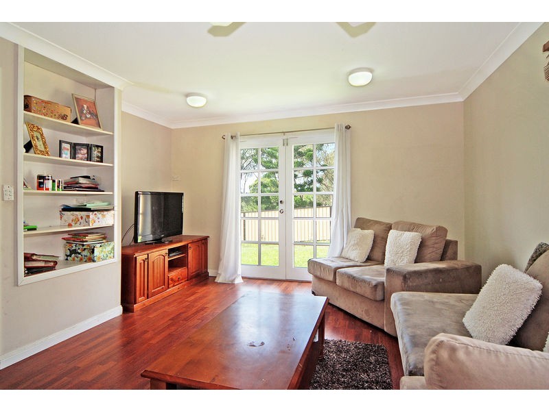 37 Blackman Parade, Unanderra NSW 2526