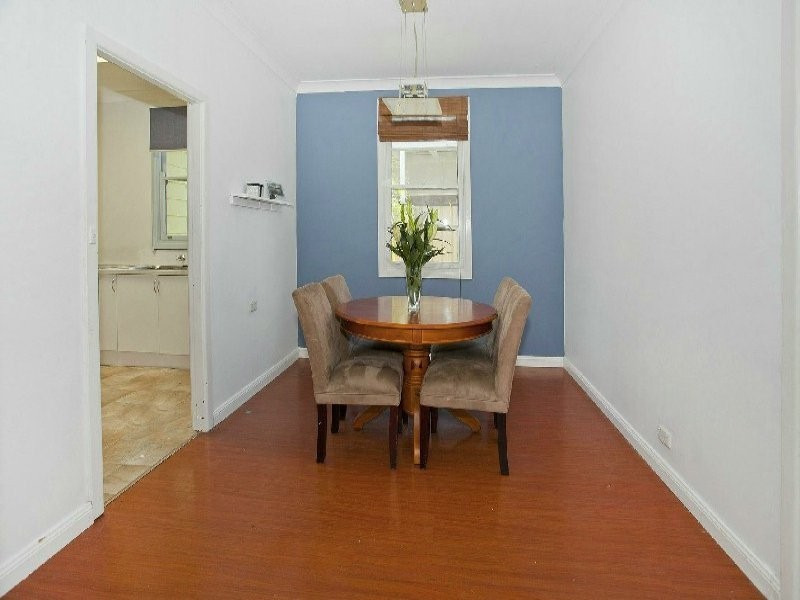 37 Blackman Parade, Unanderra NSW 2526