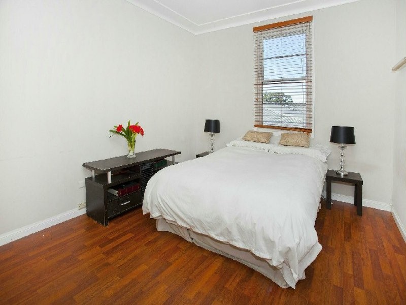 37 Blackman Parade, Unanderra NSW 2526