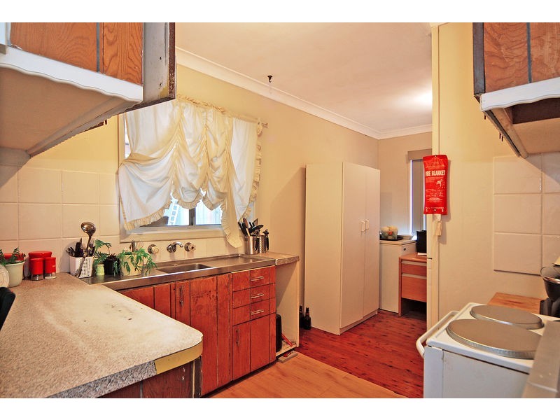 9 Middlesex Street, Berkeley NSW 2506