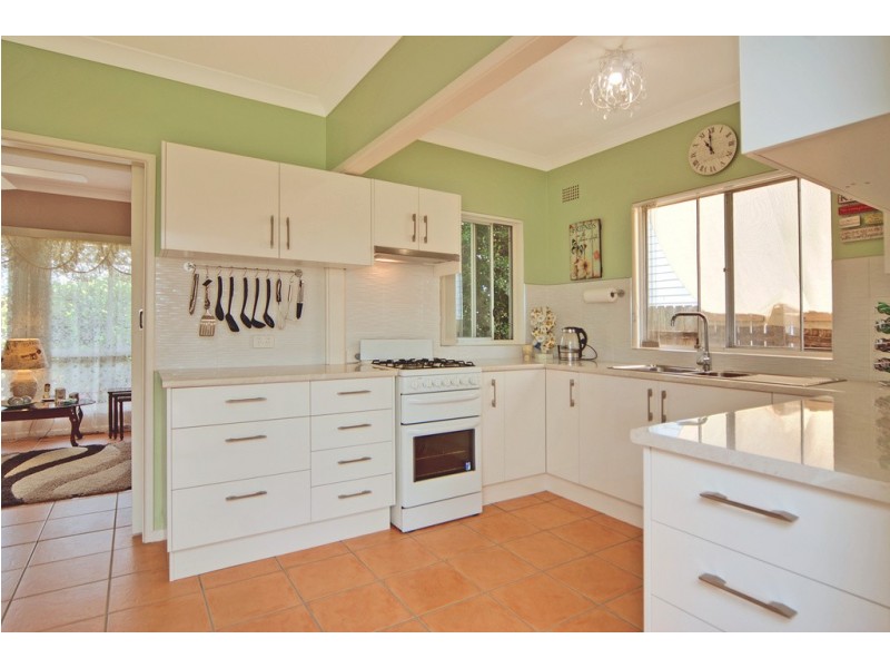 33 Belfast Avenue, Warilla NSW 2528