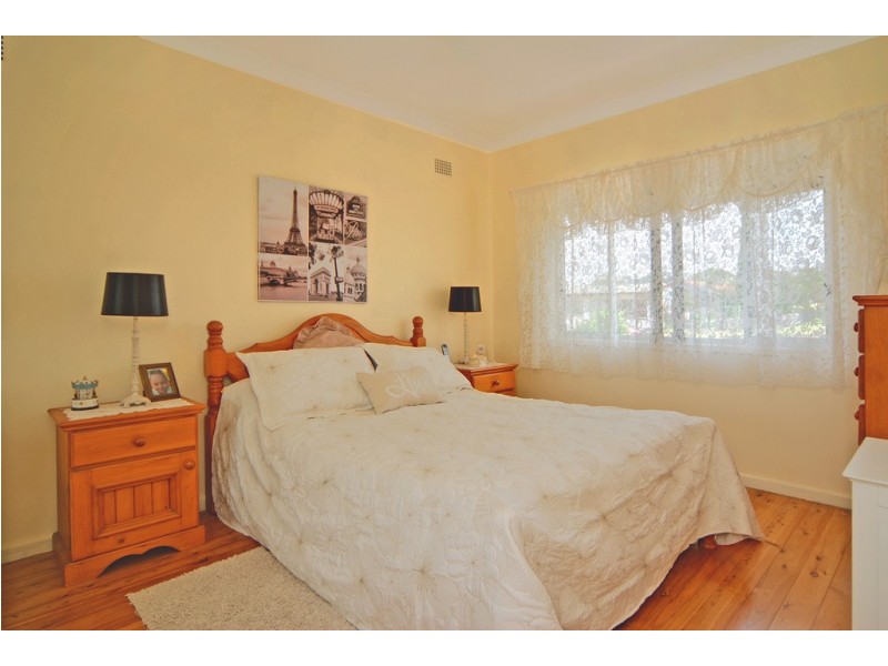 33 Belfast Avenue, Warilla NSW 2528