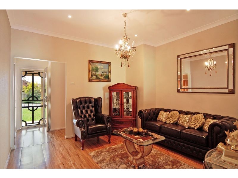 10 Brookfield Avenue, Warilla NSW 2528