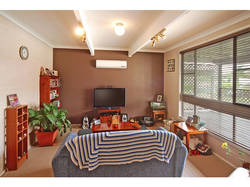 24 Marchant Crescent, Mount Warrigal NSW 2528