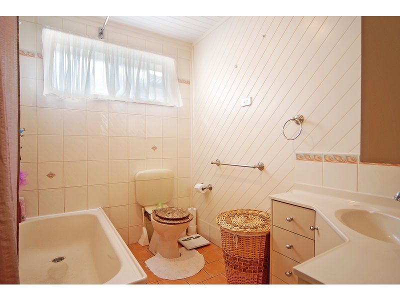 24 Marchant Crescent, Mount Warrigal NSW 2528