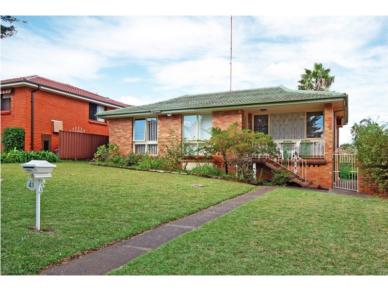 41 Shipton Crescent, Mount Warrigal NSW 2528