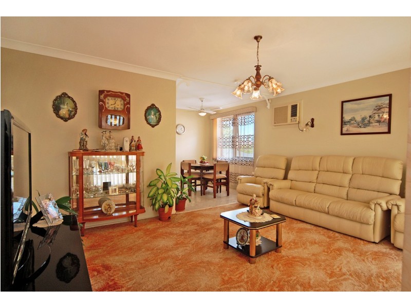 41 Shipton Crescent, Mount Warrigal NSW 2528