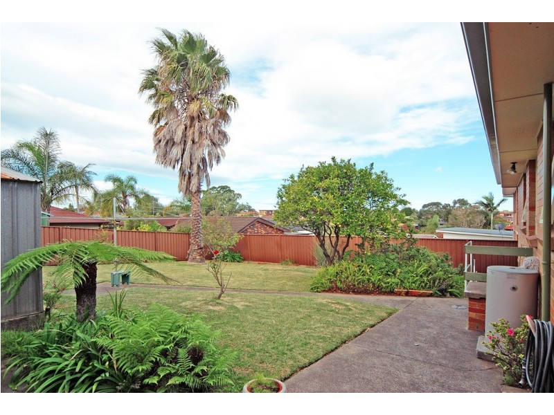 41 Shipton Crescent, Mount Warrigal NSW 2528