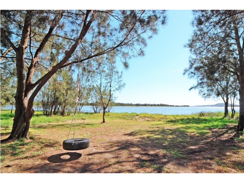 9 Kanahooka Street, Albion Park Rail NSW 2527