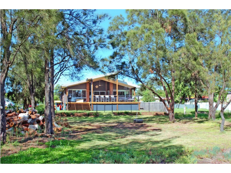 9 Kanahooka Street, Albion Park Rail NSW 2527